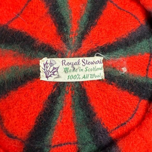 Vintage Royal Stewart Scotland Red Plaid Wool Beret Hat and Scarf - Picture 6 of 7
